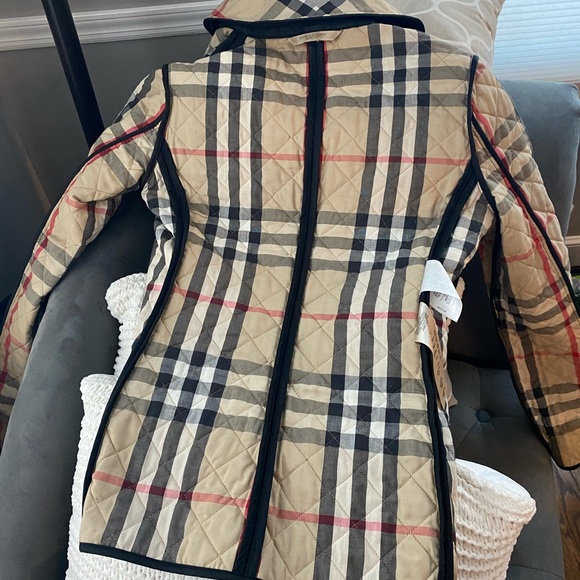 Burberry Quilted Jacket - Picture 7 of 7